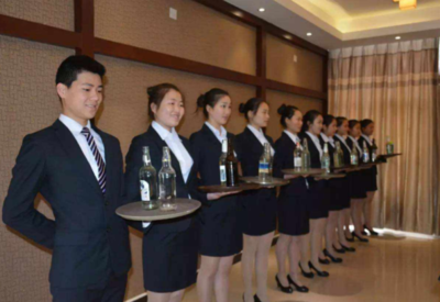 餐飲管理 青春飯背后的職業(yè)現(xiàn)實(shí)與未來(lái)路徑